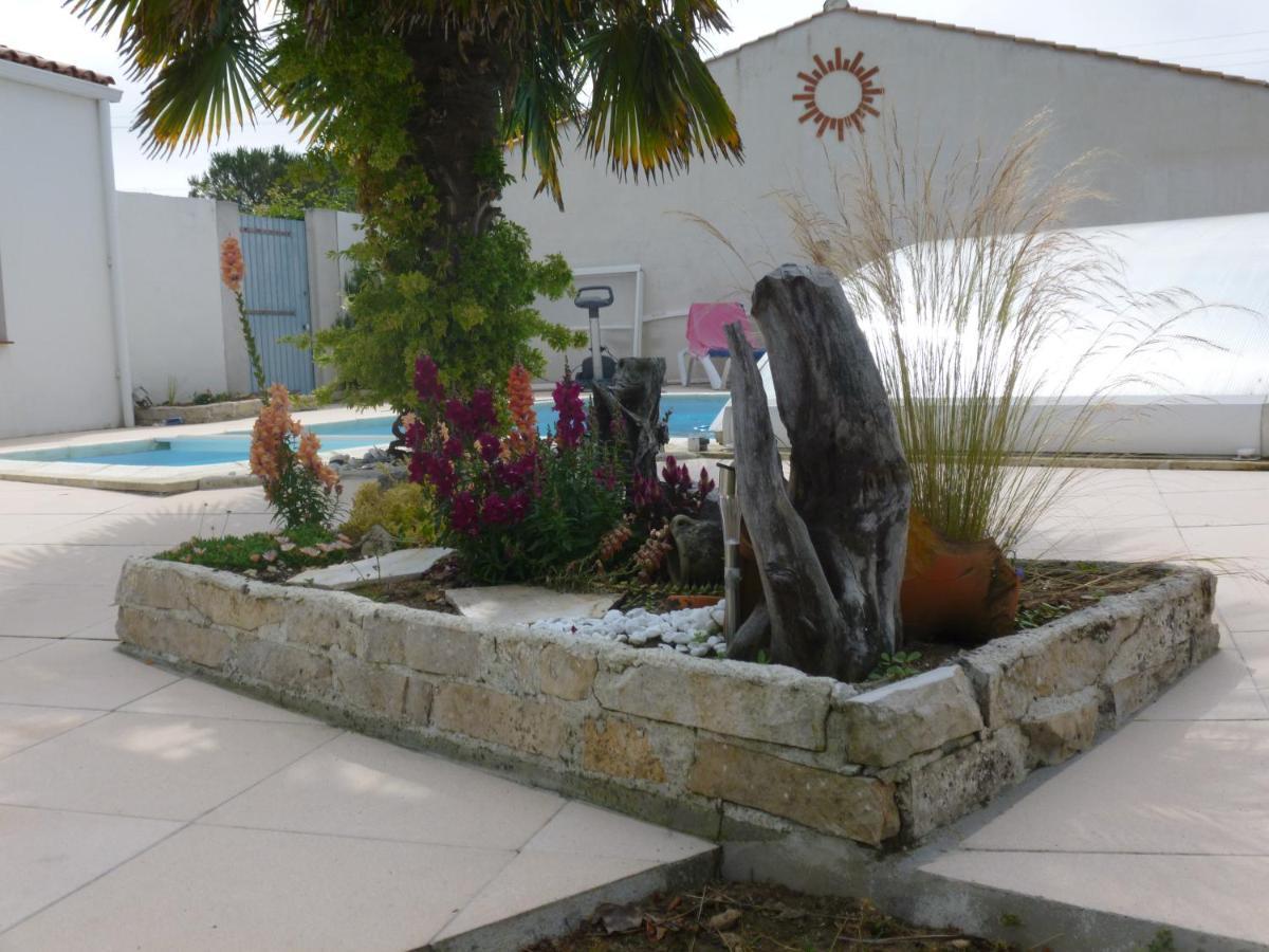 L'Eden Naturiste Spas Challans Exterior photo